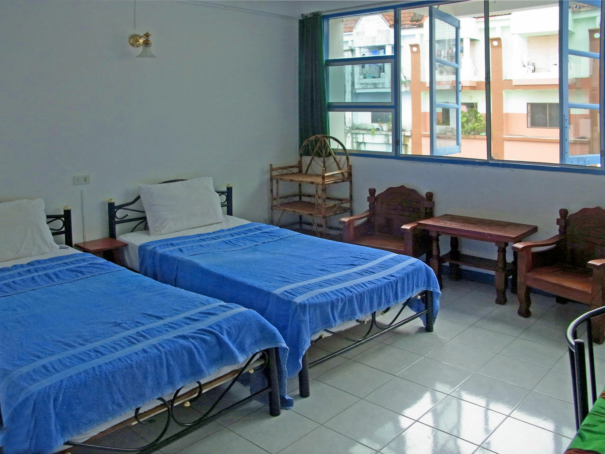 Niku Guesthouse Patong Exterior photo