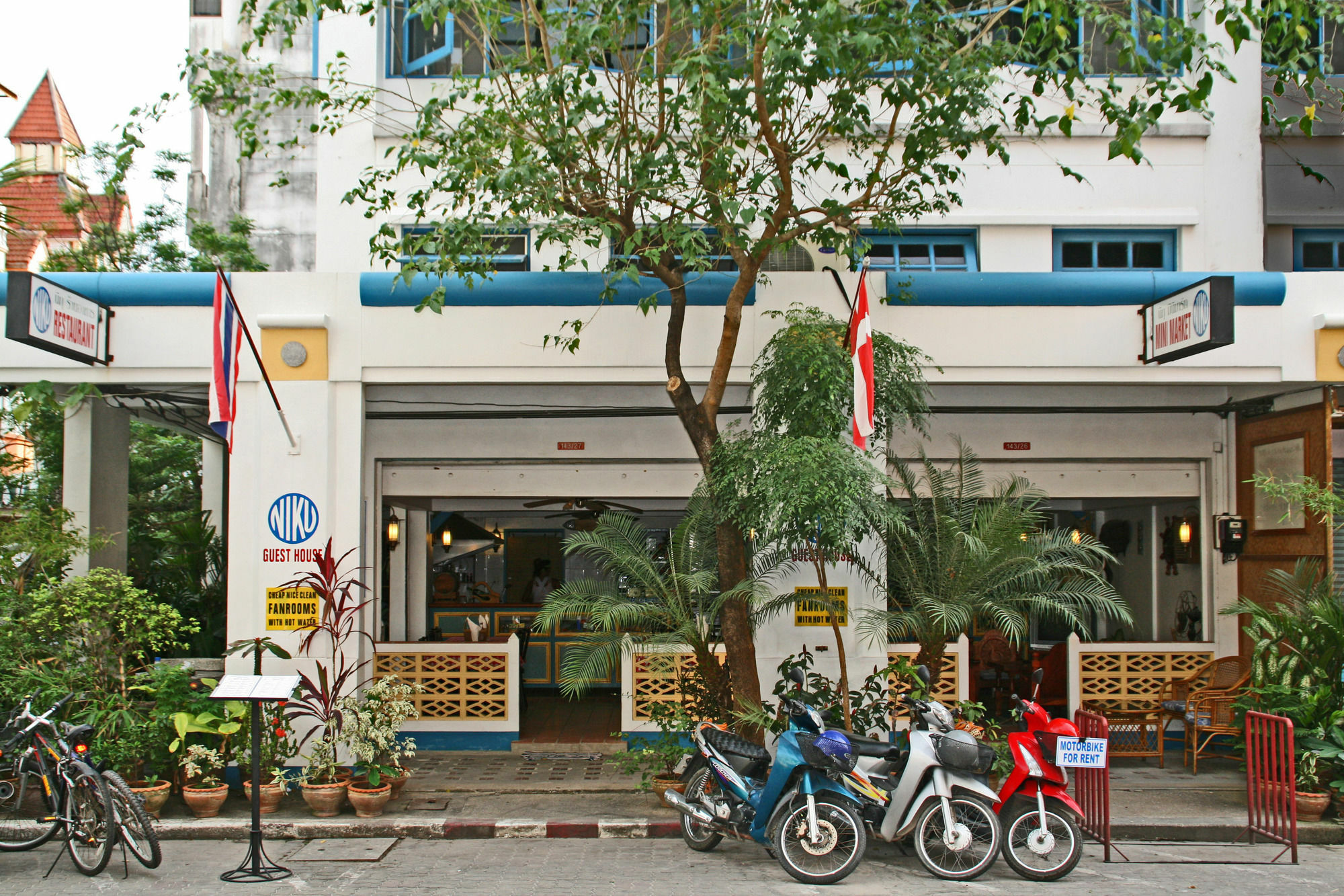 Niku Guesthouse Patong Exterior photo