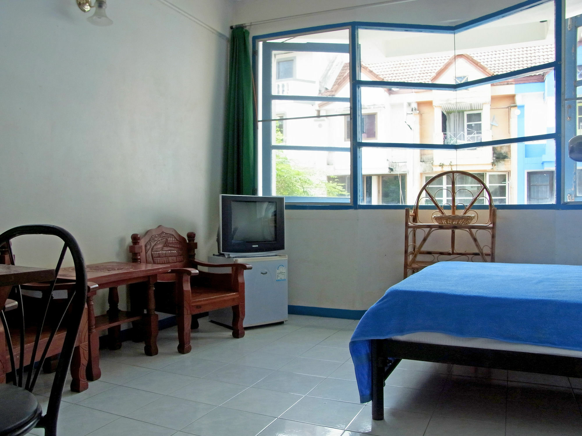 Niku Guesthouse Patong Exterior photo