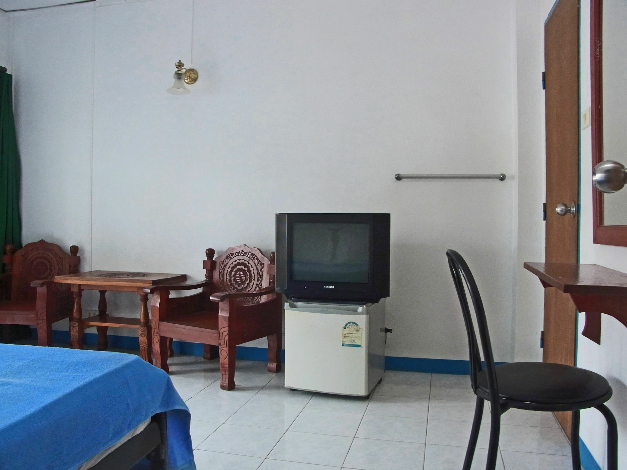 Niku Guesthouse Patong Exterior photo