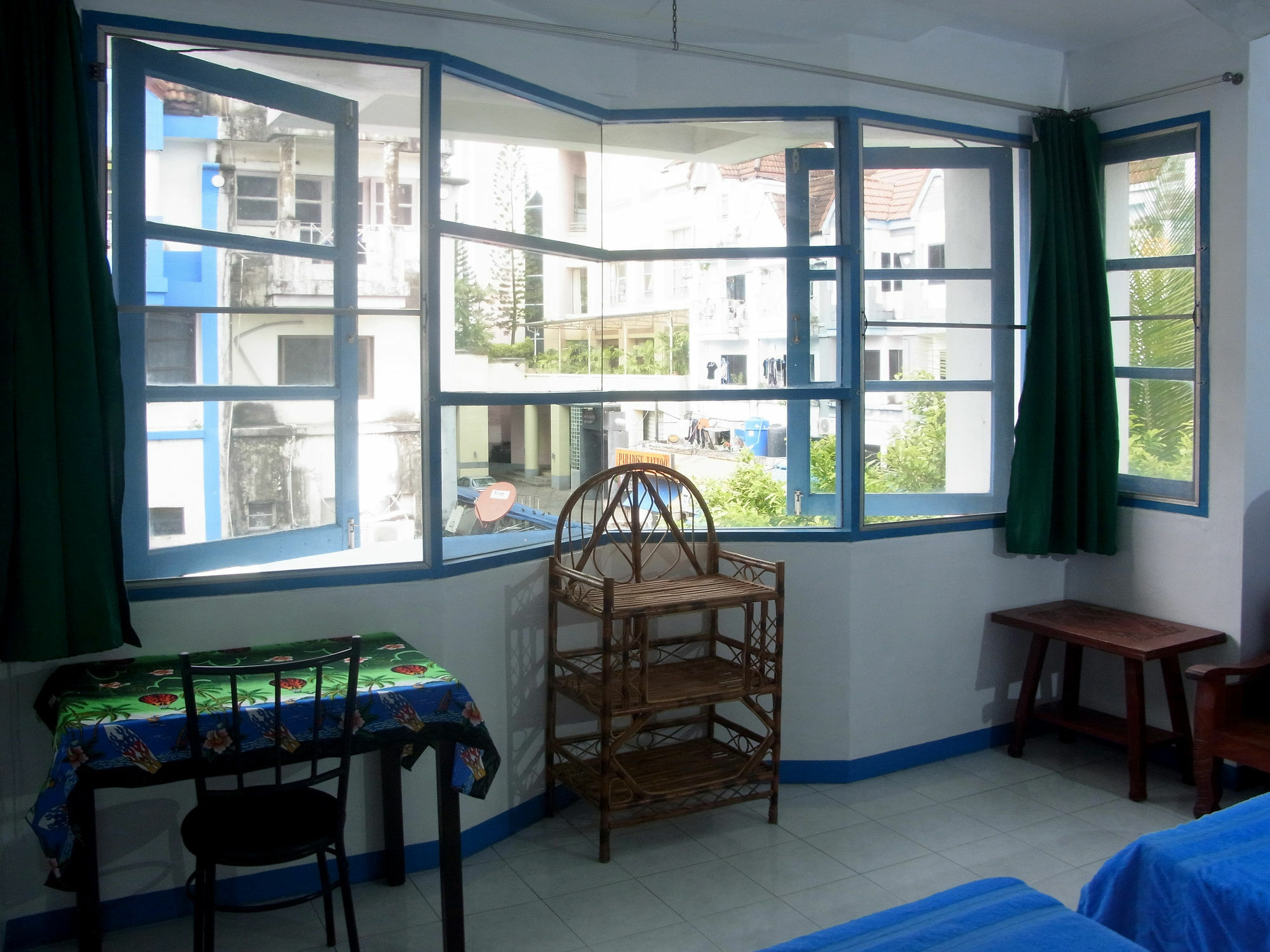 Niku Guesthouse Patong Exterior photo