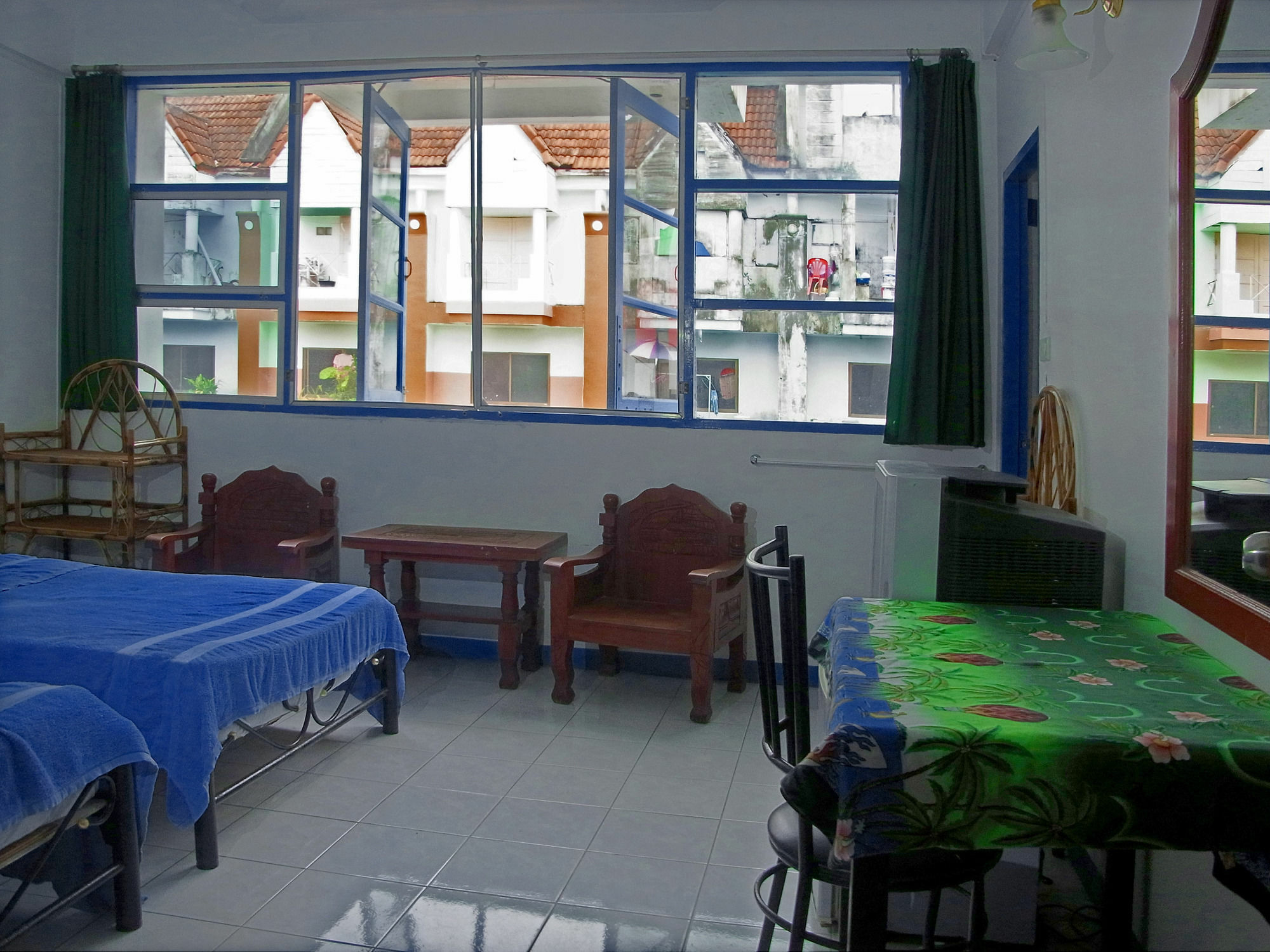 Niku Guesthouse Patong Exterior photo