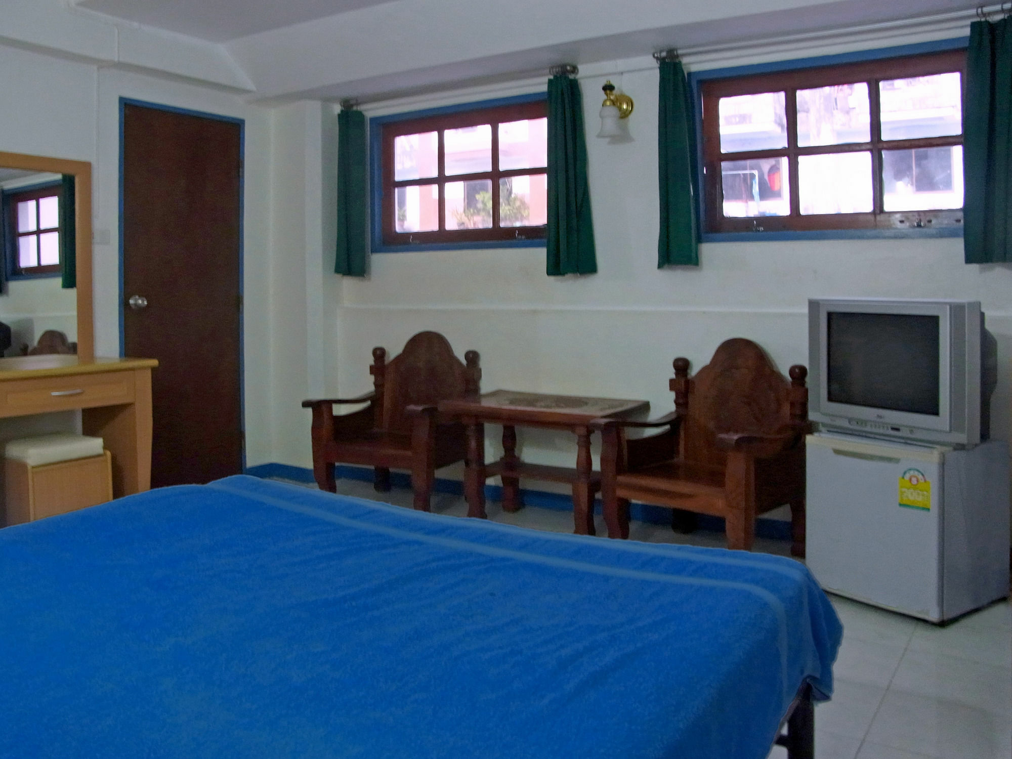 Niku Guesthouse Patong Exterior photo